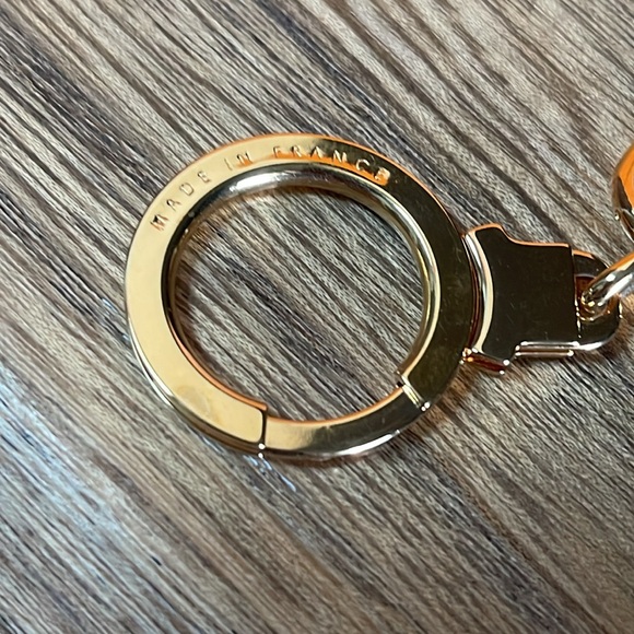 NEW Authentic Louis Vuitton Anokre Key Chain & Louis Vuitton Box Case - Picture 5 of 15